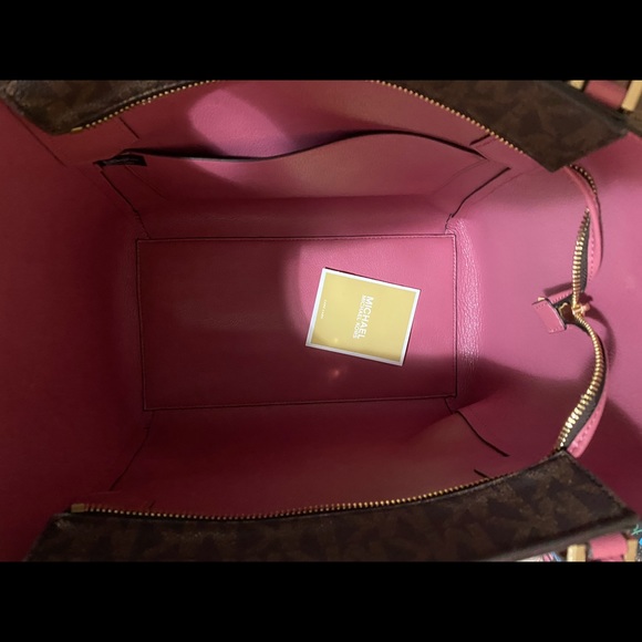 Michael Kors tote - Picture 7 of 8